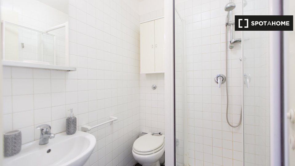 Immagine 18 di Appartamento in affitto  in Via Pompeo Magno a Roma