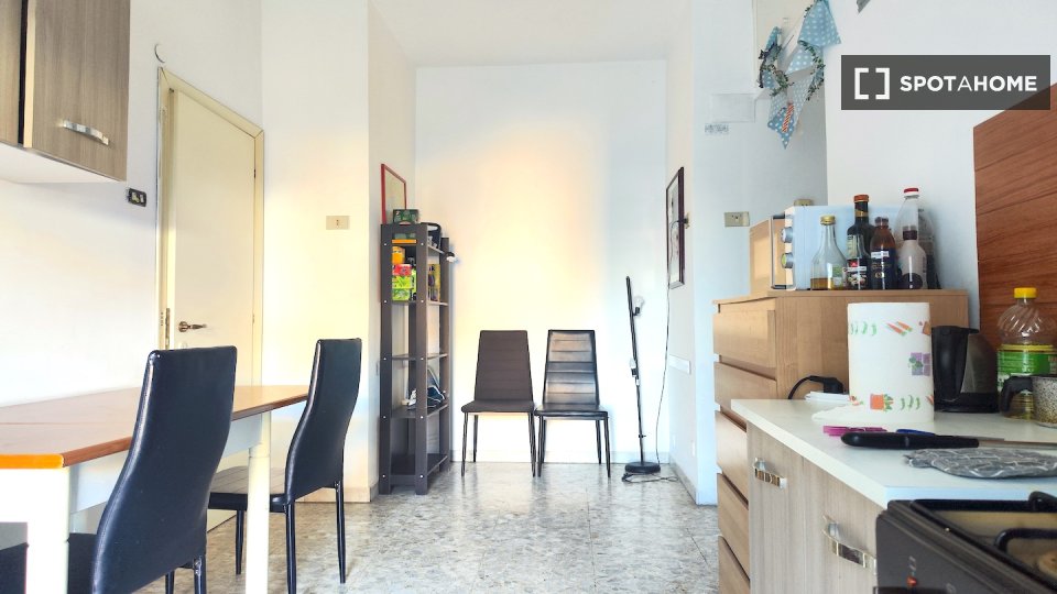 Immagine 17 di Camera condivisa in affitto  in Viale Egeo, 00144 Roma RM, Italy a Roma