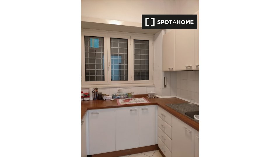 Immagine 5 di Camera condivisa in affitto  in Via Ugolino Cavalcabò a Roma