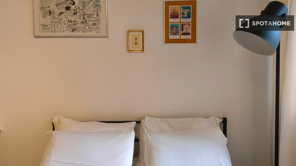 Immagine 19 di Ufficio in affitto  in Via Giovanni De Calvi, 00151 Roma RM, Italy a Roma