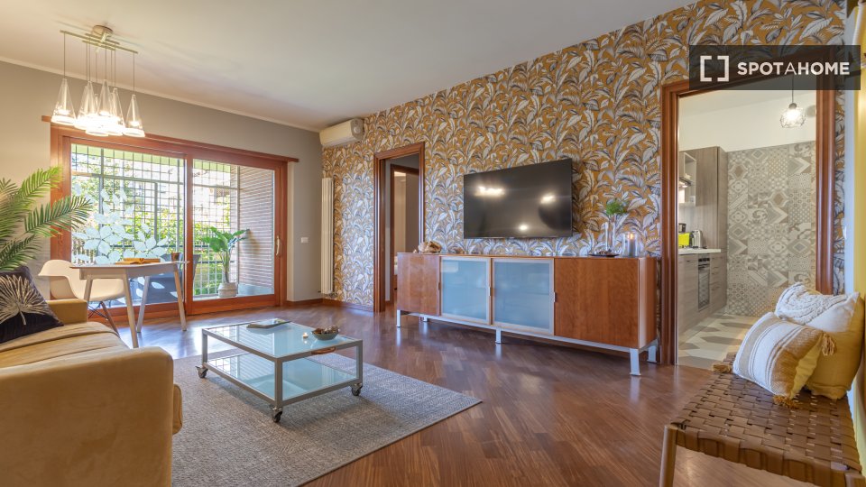 Immagine 9 di Appartamento in affitto  in Via Pietro de Francisci a Roma