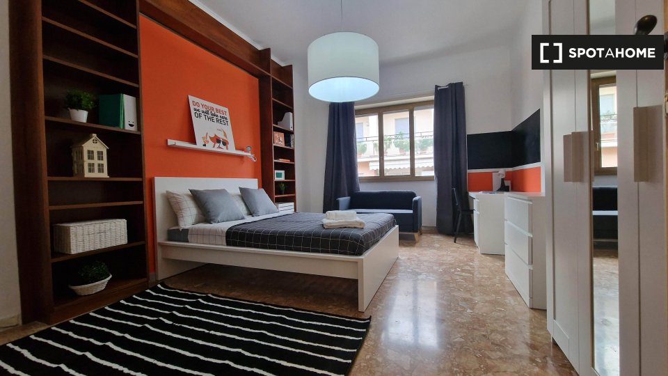 Immagine 6 di Camera condivisa in affitto  in Piazza Cardinal Ferrari a Roma