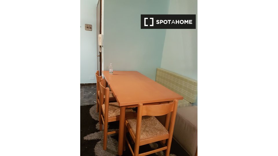 Immagine 16 di Camera condivisa in affitto  in Via Luciano Manara a Padova