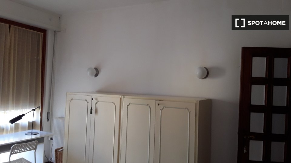 Immagine 8 di Camera condivisa in affitto  in Via del Beato Egidio a Perugia