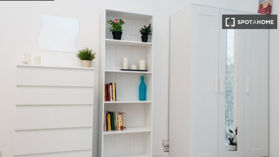 Immagine 19 di Camera condivisa in affitto  in Piazza Tancredi Galimberti a Torino