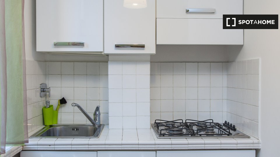 Immagine 9 di Appartamento in affitto  in Via di Monte Fiore, 00153 Roma RM, Italy a Roma