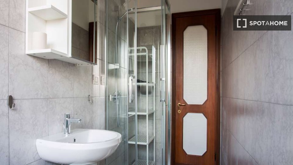 Immagine 19 di Camera condivisa in affitto  in Viale Giovanni Vicini a Bologna