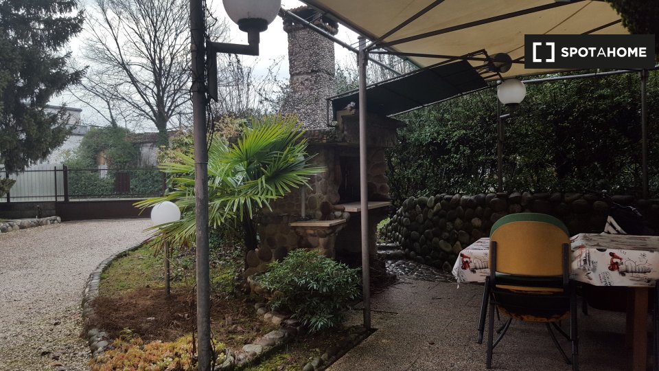 Immagine 10 di Camera condivisa in affitto  in Via Plebiscito a Padova