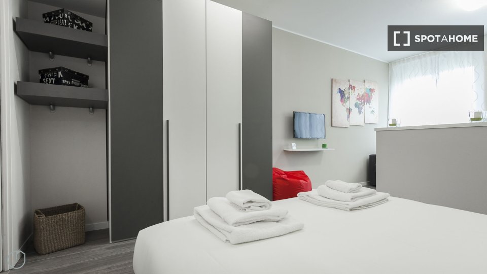 Immagine 13 di Appartamento in affitto  in Piazzale Luigi Cadorna a Milano