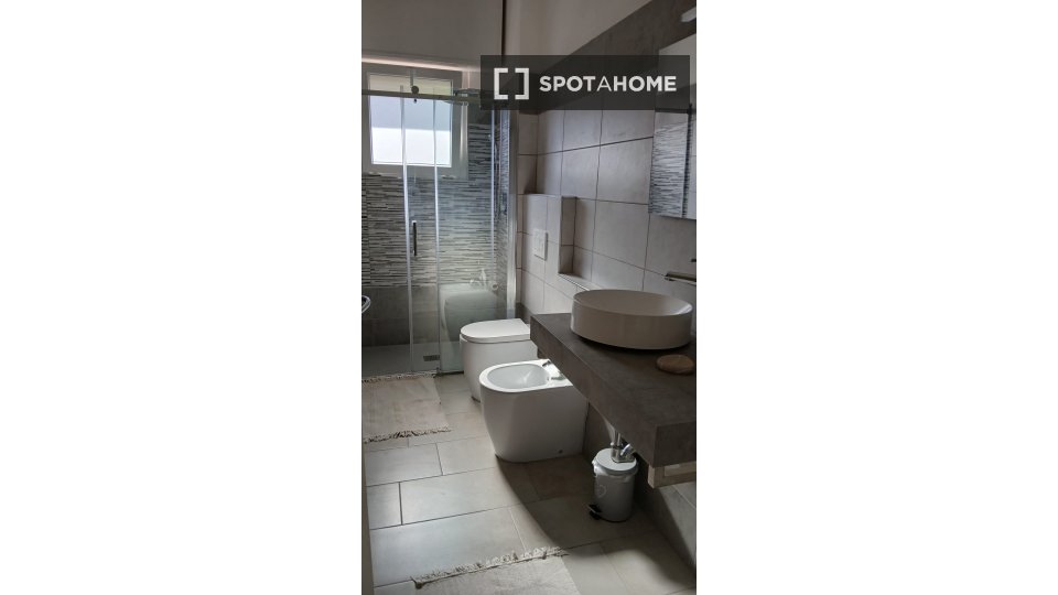 Immagine 6 di Ufficio in affitto  in Via Paul Valery a Milano