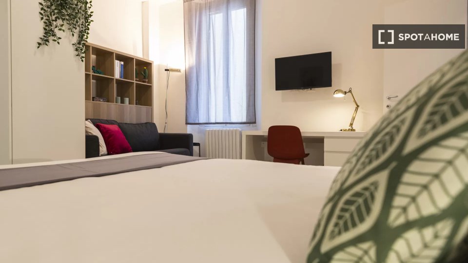 Immagine 6 di Ufficio in affitto  in Viale Coni Zugna a Milano