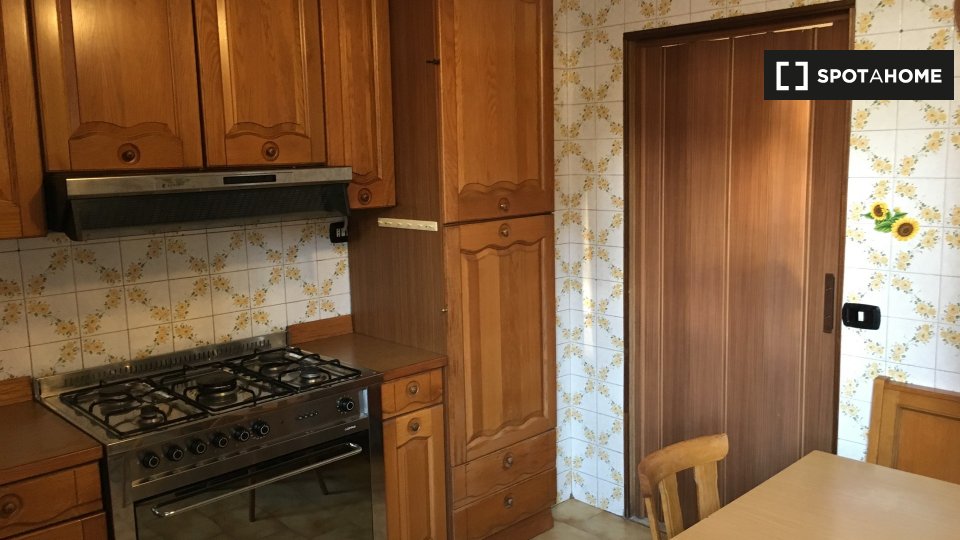 Immagine 5 di Camera condivisa in affitto  in Via Luigi Vestri a Bologna