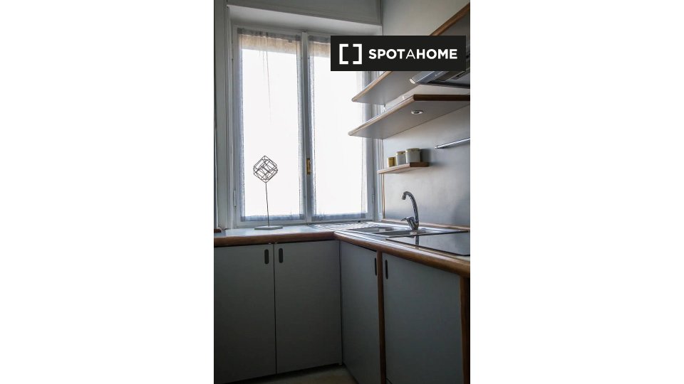 Immagine 2 di Appartamento in affitto  in Via dei Piatti a Milano