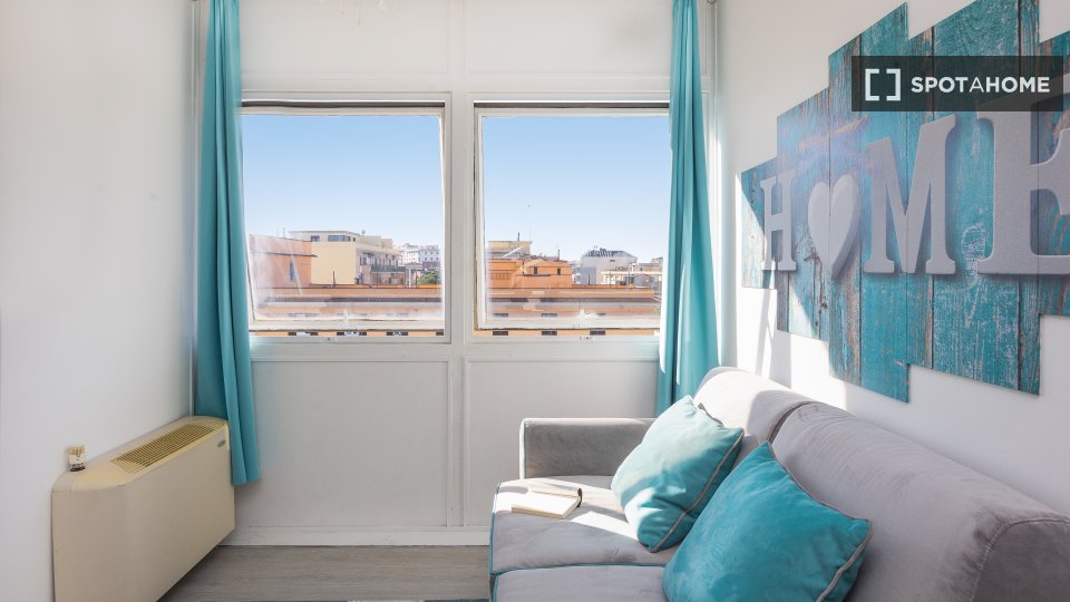 Immagine 1 di Appartamento in affitto  in Via Appia Nuova a Roma