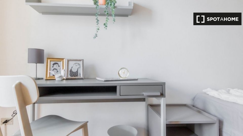 Immagine 3 di Camera condivisa in affitto  in Via Renato Fucini a Milano