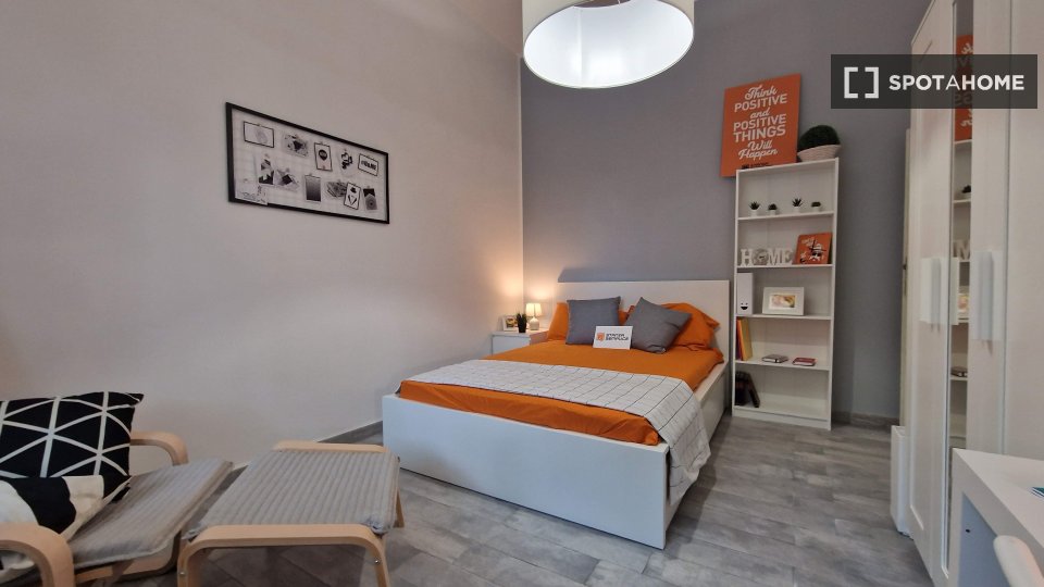 Immagine 18 di Camera condivisa in affitto  in Via Ostiense a Roma