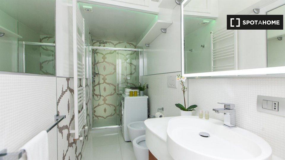 Immagine 17 di Appartamento in affitto  in Via Cesare Battisti a Roma