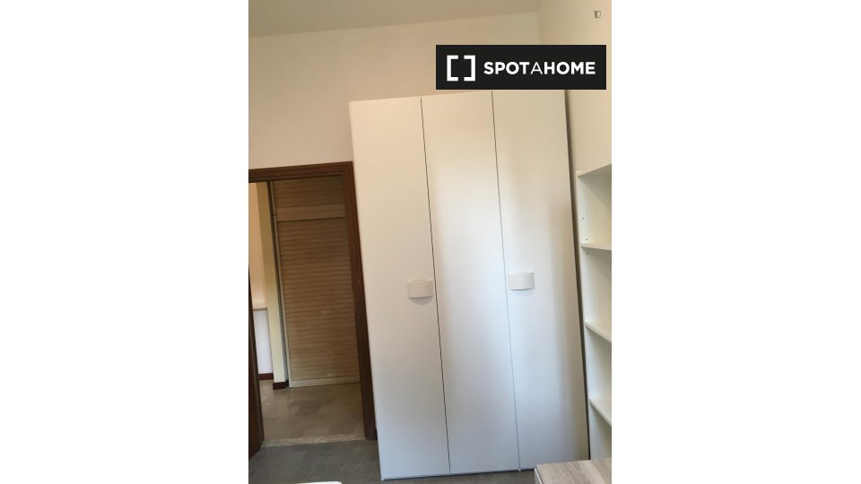 Immagine 3 di Camera condivisa in affitto  in Via Luigi Vestri a Bologna