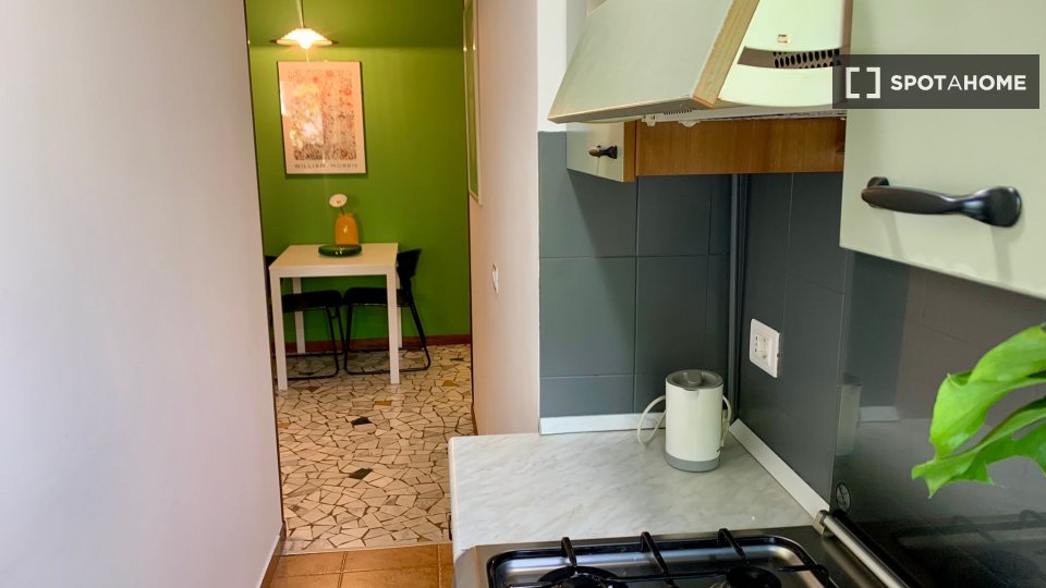 Immagine 10 di Ufficio in affitto  in Via Giambellino a Milano