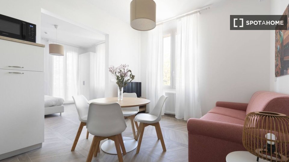 Immagine 14 di Appartamento in affitto  in Via Giuseppe Massarenti a Bologna