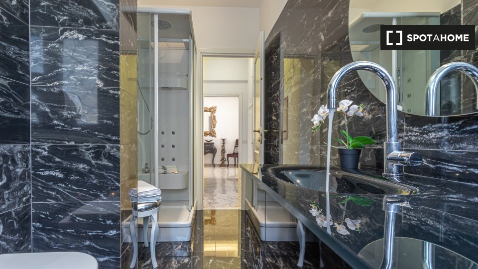 Immagine 2 di Appartamento in affitto  in Via Genserico Fontana a Roma