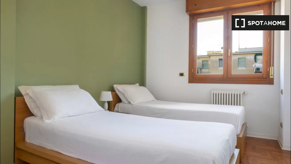 Immagine 17 di Appartamento in affitto  in Via Aurelio Saffi a Bologna