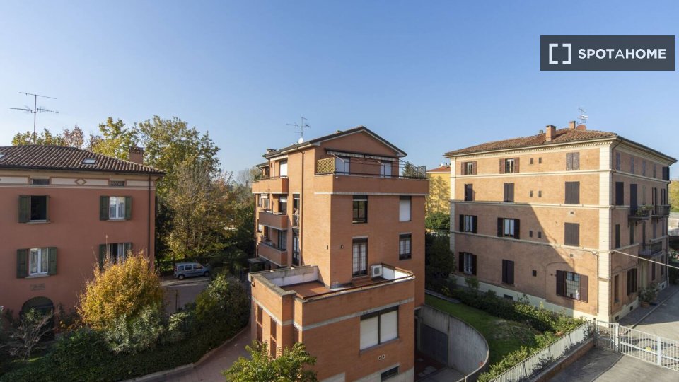Immagine 19 di Appartamento in affitto  in Via Giuseppe Massarenti a Bologna