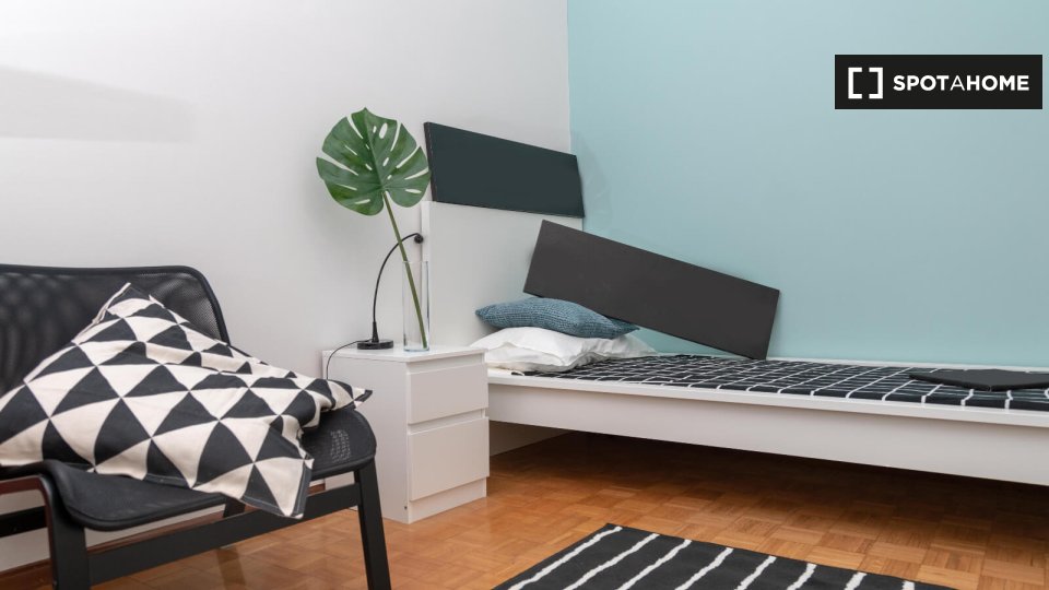 Immagine 19 di Camera condivisa in affitto  in Via Antonio Rosmini a Trento