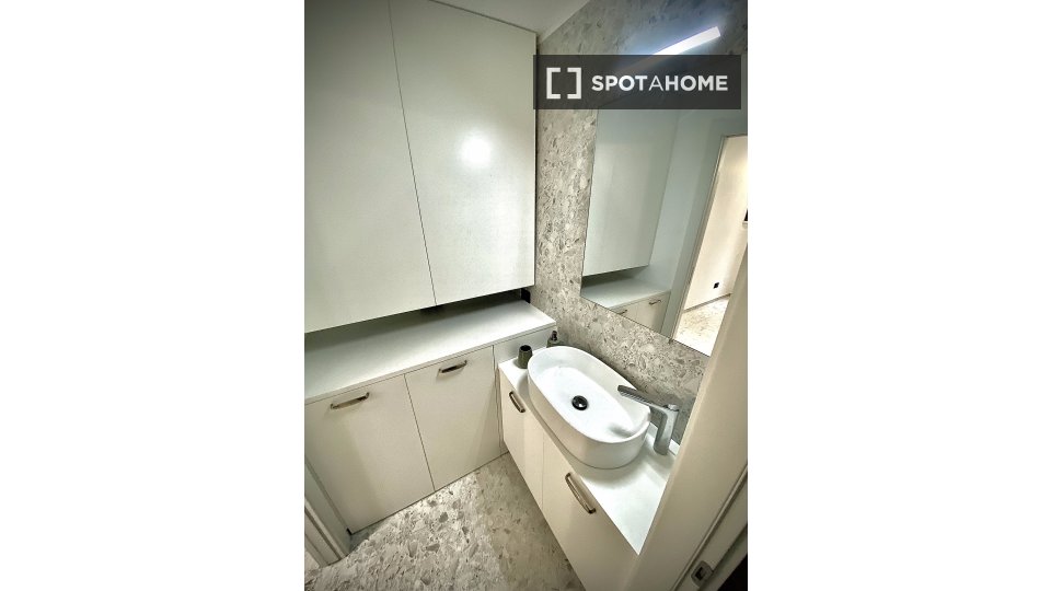 Immagine 12 di Ufficio in affitto  in Via Benefattori dell'Ospedale a Milano