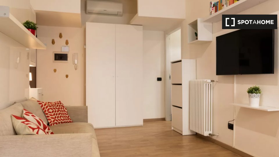 Immagine 11 di Ufficio in affitto  in Via Alfredo Albertini a Milano