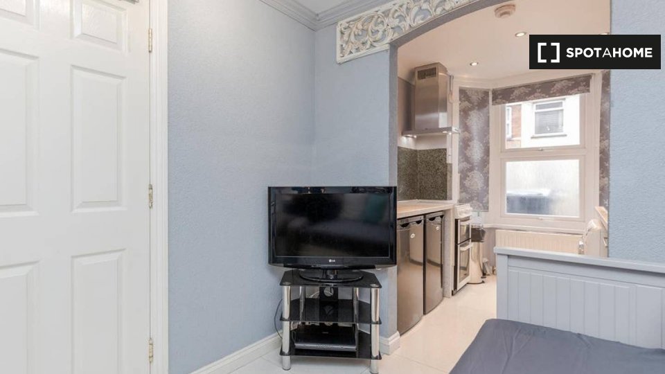 Immagine 5 di Ufficio in affitto  in Watford General Suites GFF Apartment a Watford