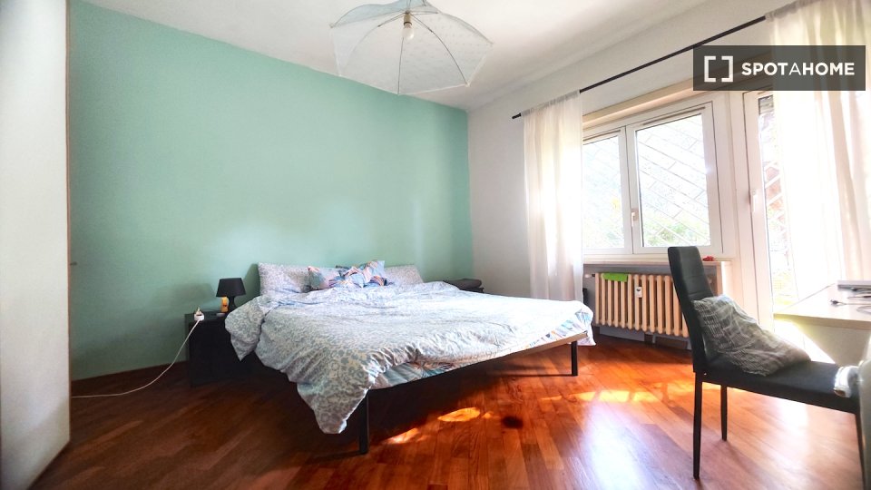 Immagine 6 di Camera condivisa in affitto  in Viale Egeo, 00144 Roma RM, Italy a Roma