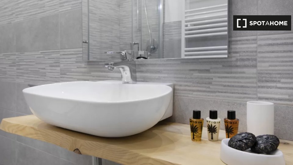 Immagine 14 di Appartamento in affitto  in Via Cairoli a Bologna