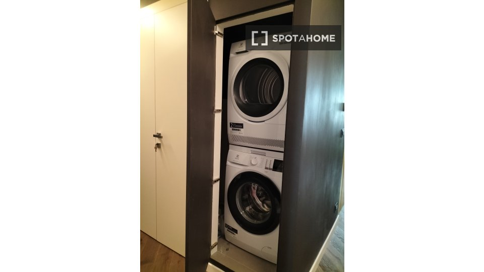 Immagine 16 di Camera condivisa in affitto  in Via S. Luca a Genova