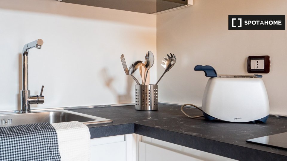 Immagine 13 di Appartamento in affitto  in Via Santa Cecilia a Milano