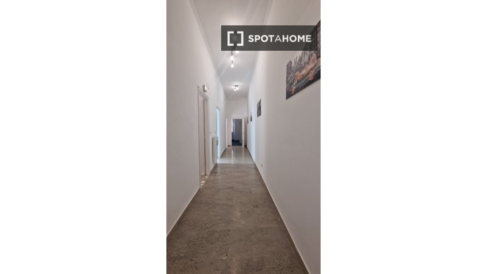 Immagine 15 di Camera condivisa in affitto  in Via Sabotino a Roma