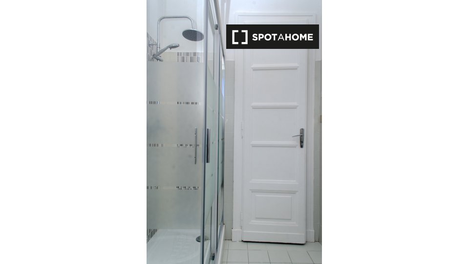 Immagine 4 di Camera condivisa in affitto  in Via Aldo Barbaro a Torino