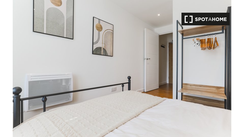 Immagine 18 di Appartamento in affitto  in Church St a Staines