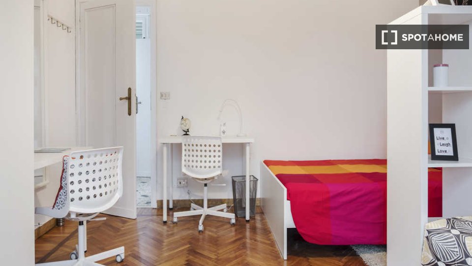 Immagine 1 di Camera condivisa in affitto  in Via delle Belle Arti a Bologna