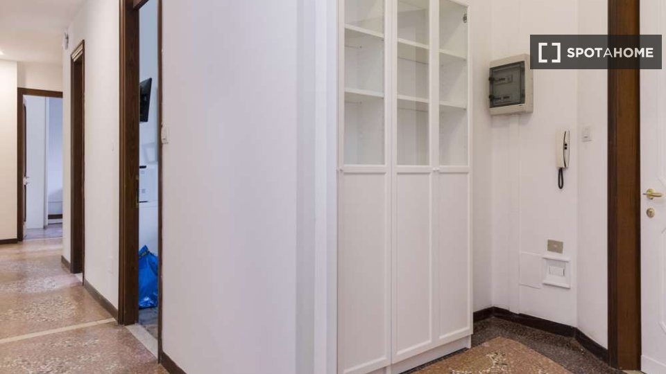 Immagine 16 di Camera condivisa in affitto  in Viale Giovanni Vicini a Bologna