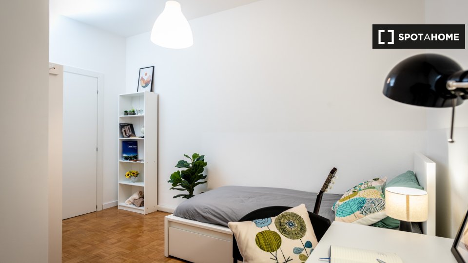 Immagine 15 di Camera condivisa in affitto  in Salita Giovanni Ciccolini a Trento