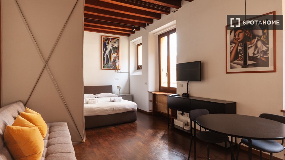 Immagine 1 di Appartamento in affitto  in Via Anfiteatro a Milano