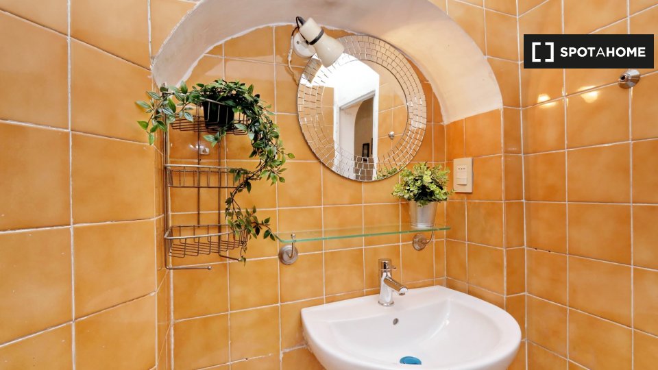 Immagine 18 di Ufficio in affitto  in Via Garibaldi a Roma