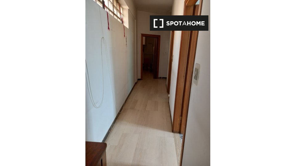 Immagine 16 di Camera condivisa in affitto  in Piazza S. Francesco a Bologna