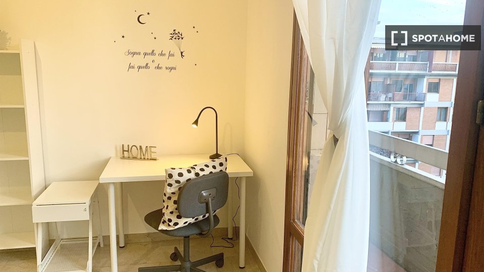 Immagine 9 di Camera condivisa in affitto  in VIALE F. REDI a Firenze