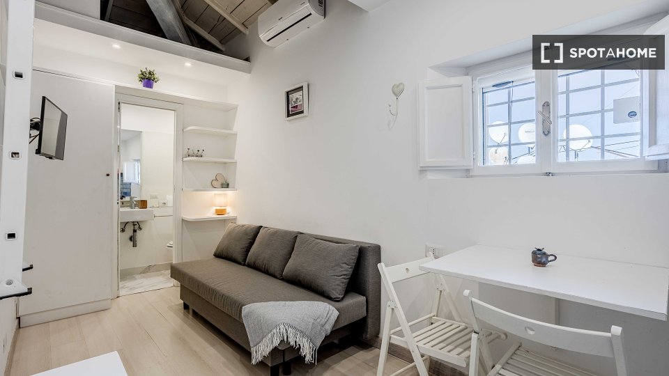 Immagine 13 di Ufficio in affitto  in Via Chiana a Roma