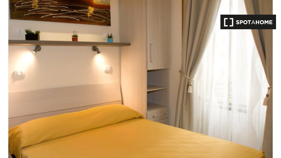 Immagine 14 di Camera condivisa in affitto  in Via Vetulonia a Roma