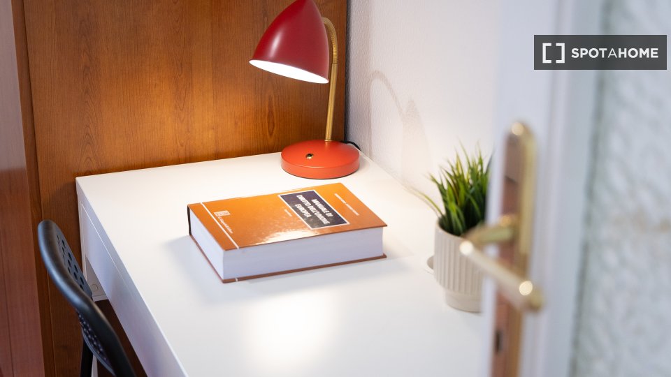 Immagine 17 di Appartamento in affitto  in Via Faleria a Roma