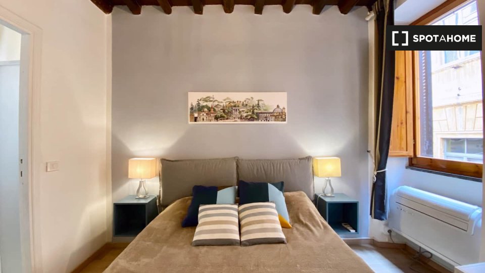 Immagine 2 di Ufficio in affitto  in Via di Gesù e Maria a Roma