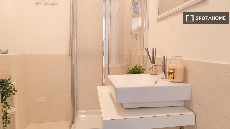 Immagine 8 di Camera condivisa in affitto  in Via Dante a Cagliari